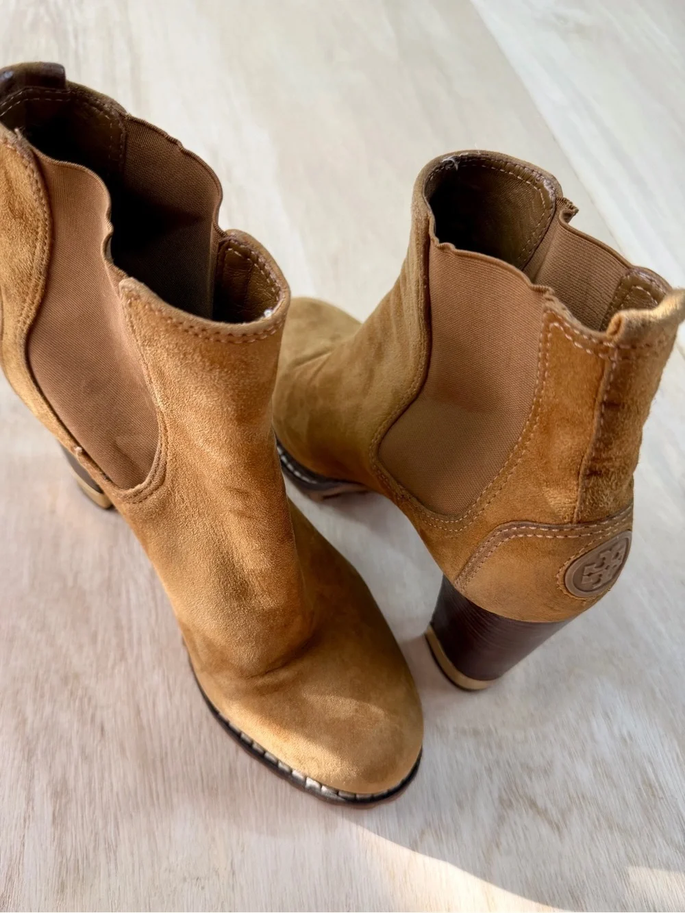 Tory Burch Virginia Luggage Suede Ankle Boots featuring a chunky lug - Size 7.5